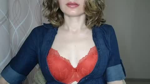 Snapshot of sophiemisss chatting on 05-12-26, 07:16 Sophiemisss online show from 05-12-26, 07:16