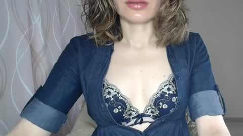 Snapshot of sophiemisss chatting on 06-06-26, 06:29 Sophiemisss online show from 06-06-26, 06:29