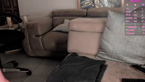 Snapshot of sophiepalmerx chatting on 01-28-25, 06:07 Sophie Palmer online show from 01-28-25, 06:07