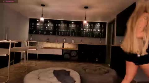 Snapshot of sophiepalmerx chatting on 02-15-25, 02:00 Sophie Palmer online show from 02-15-25, 02:00