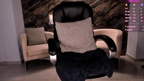 Snapshot of sophiepalmerx chatting on 02-20-25, 02:57 Sophie Palmer online show from 02-20-25, 02:57