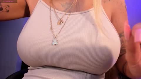 Snapshot of sophiepalmerx chatting on 09-17-25, 10:39 Sophie Palmer online show from 09-17-25, 10:39