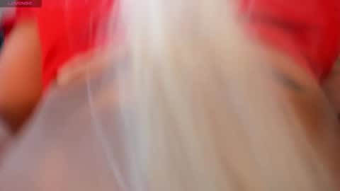 Snapshot of sophiepalmerx chatting on 11-28-25, 10:51 Sophie Palmer online show from 11-28-25, 10:51