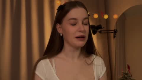 Snapshot of sophiephoria chatting on 12-15-24, 05:10 Sophie Next stream 3 online show from 12-15-24, 05:10