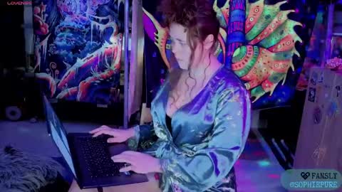 Snapshot of sophiepure chatting on 05-14-26, 08:21 Sophie online show from 05-14-26, 08:21