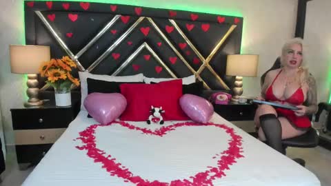 SophieWinslow online show from 02-14-25, 12:57