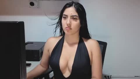 Snapshot of sophiie_blakee chatting on 04-12-26, 10:15 Sophiee online show from 04-12-26, 10:15