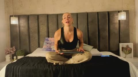 Sophi online show from 05-11-26, 11:27