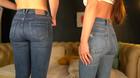 Sophydiva online show from 11-17-25, 06:30