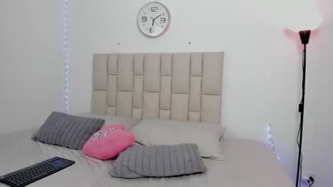 Snapshot of sopphiefox chatting on 03-30-26, 11:06 Sofia online show from 03-30-26, 11:06