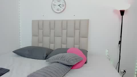Snapshot of sopphiefox chatting on 04-18-26, 07:07 Sofia online show from 04-18-26, 07:07