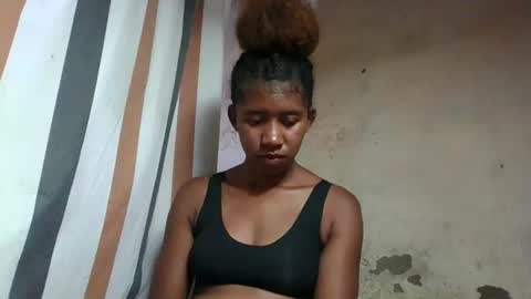 Snapshot of soriettezah chatting on 04-12-26, 04:34 soriettezah online show from 04-12-26, 04:34