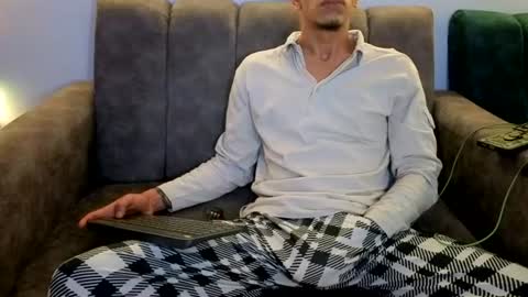 businessman online show from 08-08-26, 08:27