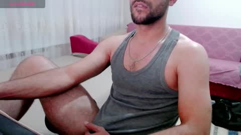 Snapshot of sorrymybadd chatting on 10-19-25, 10:21 luis online show from 10-19-25, 10:21