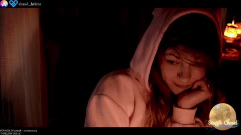 Snapshot of souffle_chaud chatting on 01-17-25, 09:50 . . online show from 01-17-25, 09:50