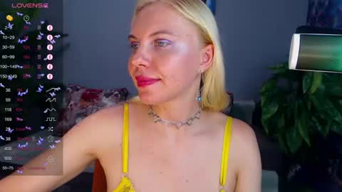 Snapshot of soul_liza chatting on 06-25-26, 05:12 Lisa online show from 06-25-26, 05:12