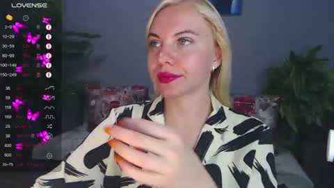Snapshot of soul_liza chatting on 07-22-26, 01:41 Lisa online show from 07-22-26, 01:41