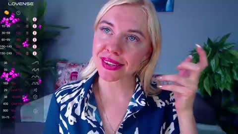 Snapshot of soul_liza chatting on 07-25-26, 04:21 Lisa online show from 07-25-26, 04:21