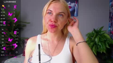 Snapshot of soul_liza chatting on 08-03-26, 04:00 Lisa online show from 08-03-26, 04:00