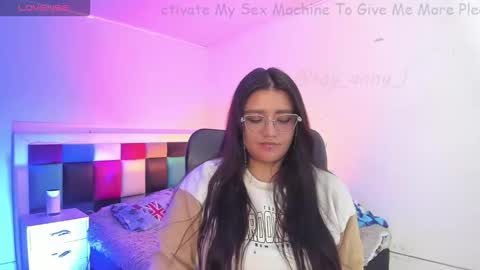 Snapshot of soy_anny_777 chatting on 05-27-26, 04:53 ANNY online show from 05-27-26, 04:53