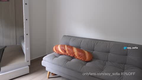 100 explicit here   online show from 10-08-25, 06:16