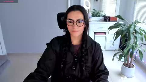 Luisa    online show from 01-14-25, 09:41