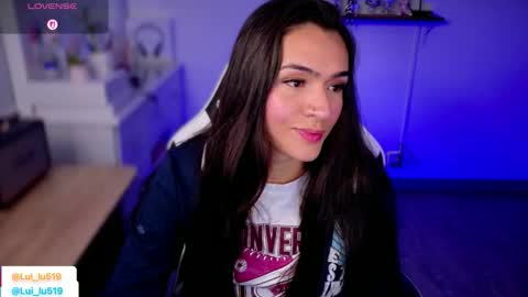 Luisa    online show from 10-23-25, 12:21