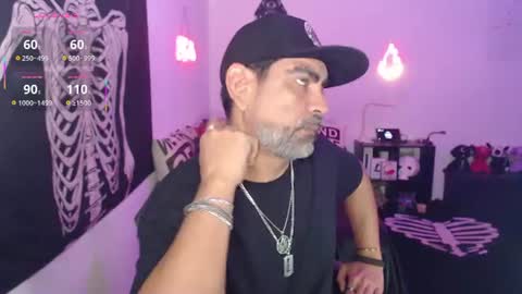 Snapshot of soyelcarlitos chatting on 06-14-26, 06:15 El Carlitos online show from 06-14-26, 06:15