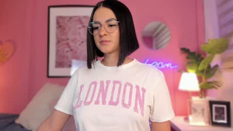 Snapshot of soysaraa_ chatting on 01-21-25, 05:05 Aleja online show from 01-21-25, 05:05