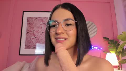 Snapshot of soysaraa_ chatting on 01-21-25, 08:08 Aleja online show from 01-21-25, 08:08