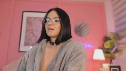 Snapshot of soysaraa_ chatting on 02-12-25, 11:07 Aleja online show from 02-12-25, 11:07