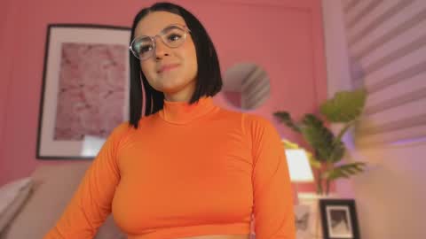 Snapshot of soysaraa_ chatting on 02-14-25, 04:58 Aleja online show from 02-14-25, 04:58
