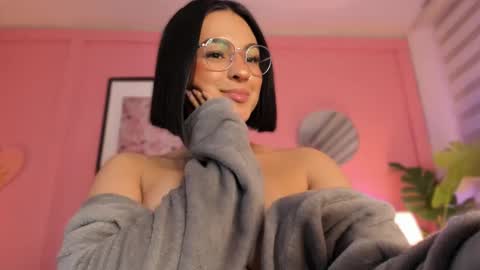 Snapshot of soysaraa_ chatting on 02-21-25, 08:18 Aleja online show from 02-21-25, 08:18