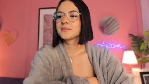 Snapshot of soysaraa_ chatting on 02-21-25, 11:22 Aleja online show from 02-21-25, 11:22