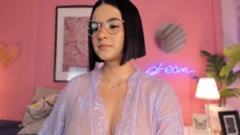 Snapshot of soysaraa_ chatting on 02-22-25, 05:02 Aleja online show from 02-22-25, 05:02