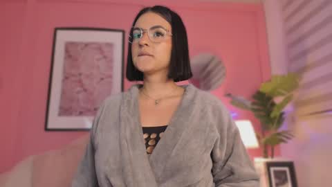 Snapshot of soysaraa_ chatting on 03-04-25, 08:35 Aleja online show from 03-04-25, 08:35