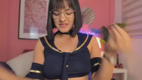 Snapshot of soysaraa_ chatting on 09-13-25, 05:29 Aleja online show from 09-13-25, 05:29