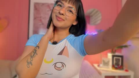 Snapshot of soysaraa_ chatting on 09-30-25, 05:34 Aleja online show from 09-30-25, 05:34