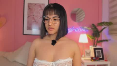 Snapshot of soysaraa_ chatting on 10-10-25, 06:01 Aleja online show from 10-10-25, 06:01