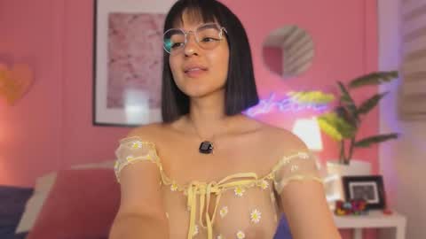 Snapshot of soysaraa_ chatting on 10-27-25, 05:55 Aleja online show from 10-27-25, 05:55