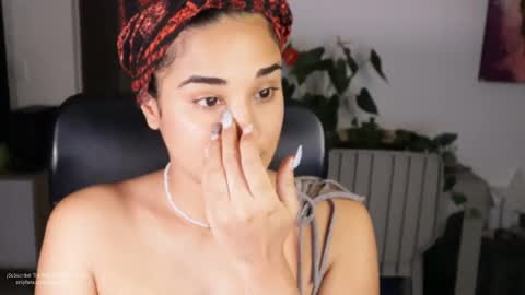 Snapshot of soytropicalfruit chatting on 09-18-25, 10:28 You want to talk to me more personal follow me in My Channel VIP 50 the discount online show from 09-18-25, 10:28