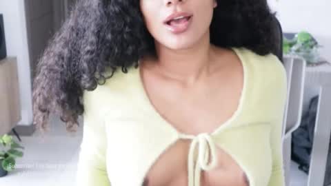 Snapshot of soytropicalfruit chatting on 10-08-25, 03:09 You want to talk to me more personal follow me in My Channel VIP 50 the discount online show from 10-08-25, 03:09