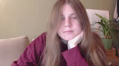 Snapshot of space_ranger99 chatting on 06-18-26, 02:32 Alisa online show from 06-18-26, 02:32