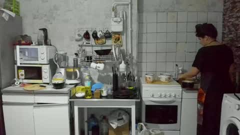 Snapshot of spanking_girls chatting on 04-17-26, 10:13 Evgenia online show from 04-17-26, 10:13