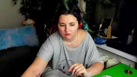 Snapshot of spanking_girls chatting on 05-12-26, 09:34 Evgenia online show from 05-12-26, 09:34