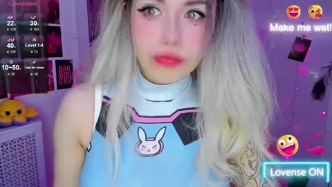 Snapshot of sparklemona chatting on 02-16-25, 01:47  SparkleMona  online show from 02-16-25, 01:47