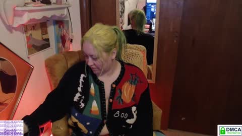 Snapshot of sparklybisexual chatting on 10-25-25, 11:43 sparklybisexual online show from 10-25-25, 11:43