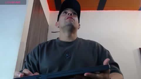 Snapshot of spartacus_cam chatting on 01-20-25, 05:26     online show from 01-20-25, 05:26