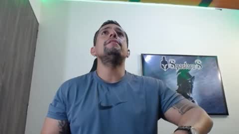 Snapshot of spartacus_cam chatting on 09-09-25, 05:18     online show from 09-09-25, 05:18