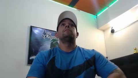 Snapshot of spartacus_cam chatting on 09-20-25, 07:09     online show from 09-20-25, 07:09